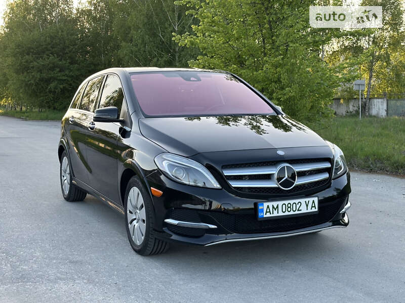 Mercedes-benz B 250 (2016)