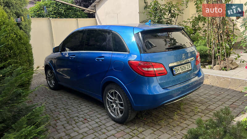 Mercedes-benz B 250e (2014)