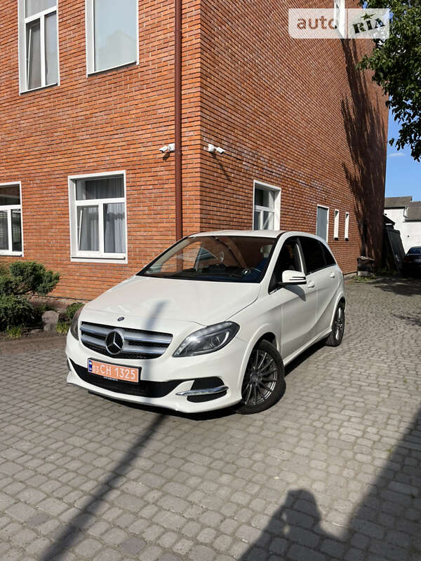 Mercedes-benz B 250 (2016)