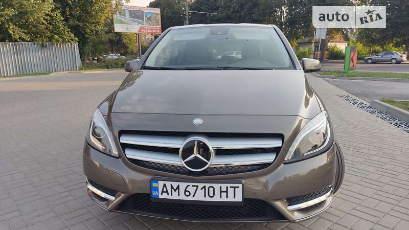 Mercedes-benz B 200 (2012)