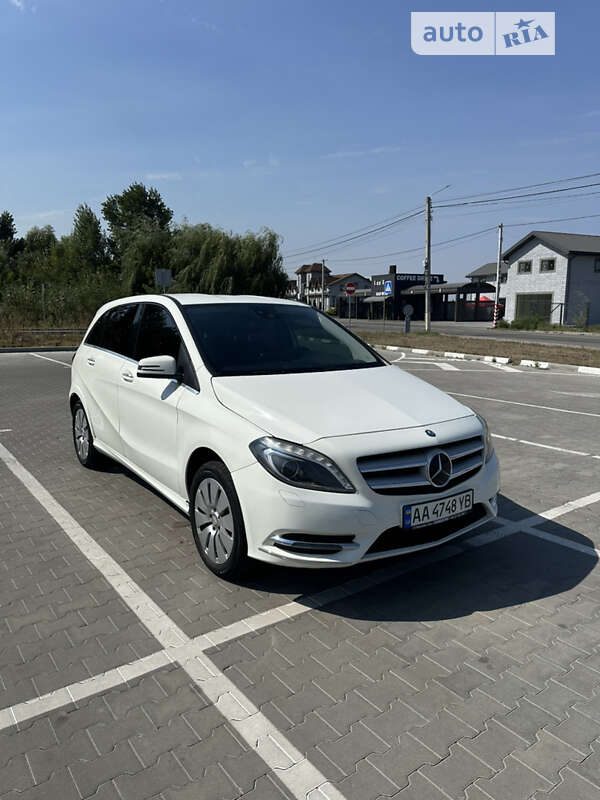 Mercedes-benz B 250 (2014)