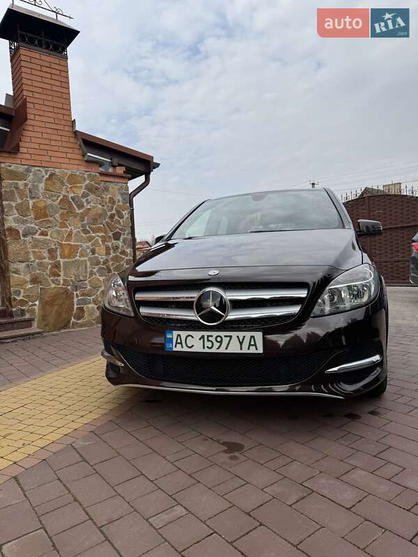Mercedes-benz B-class (2015)