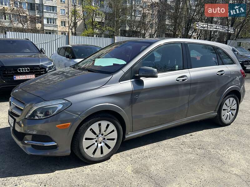 Mercedes-benz B-class (2015)