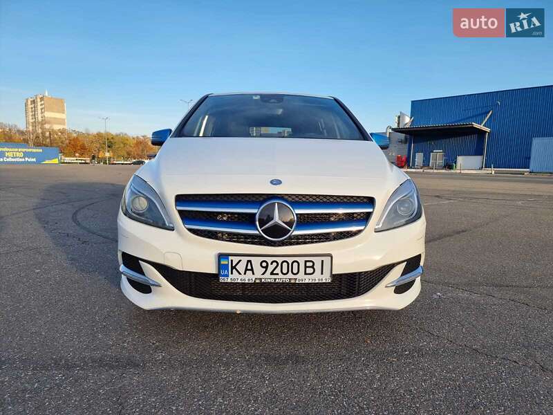 Mercedes-benz B-class (2015)