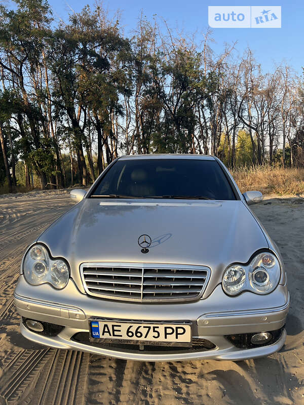 Mercedes-benz C 200 k (2005)