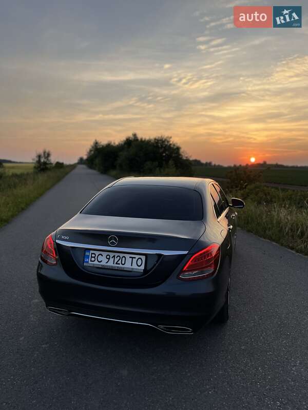 Mercedes-benz C-class (2015)