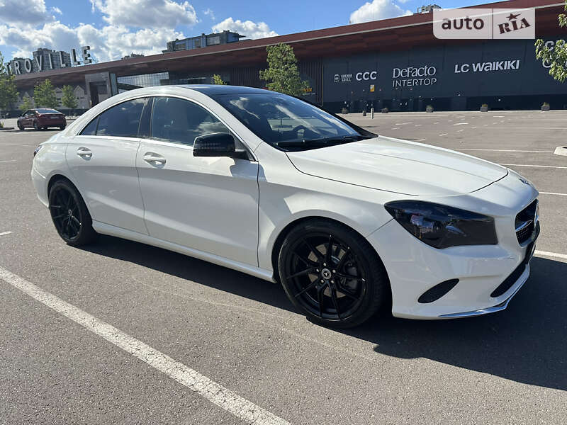 Mercedes-benz Cla 250 (2017)