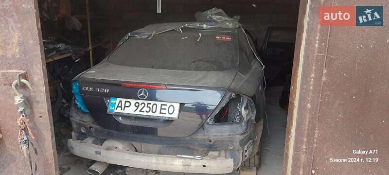 Mercedes-benz Clk-class (2003)