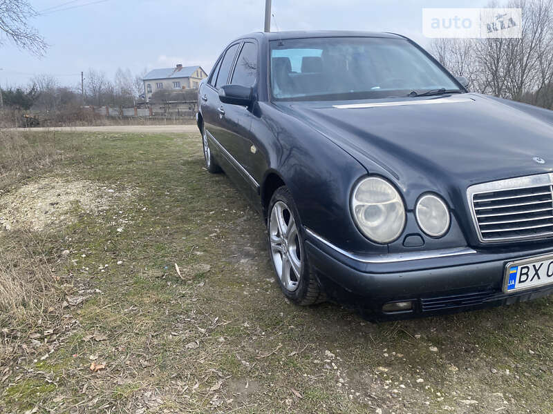 Mercedes-benz E 220 (1999)