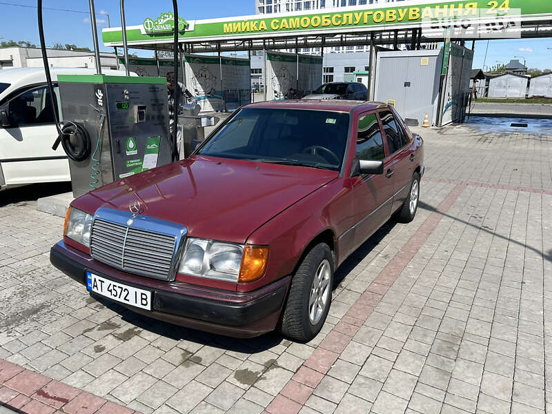 Mercedes-benz E 200 (1993)