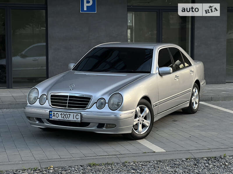 Mercedes-benz E 220 (2000)