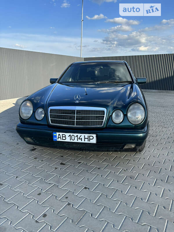 Mercedes-benz E 220 (1996)