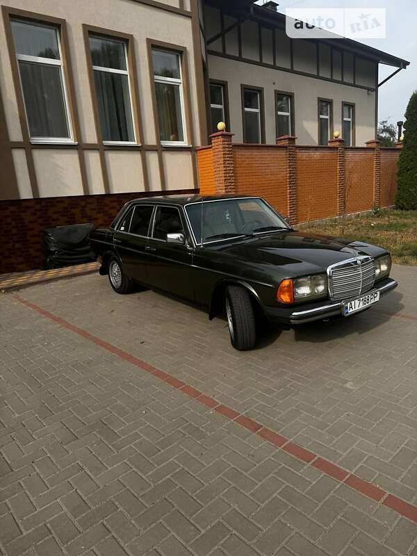 Mercedes-benz 300d (1981)
