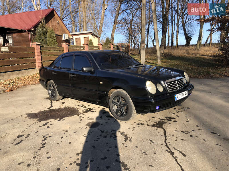 Mercedes-benz 210 (1996)