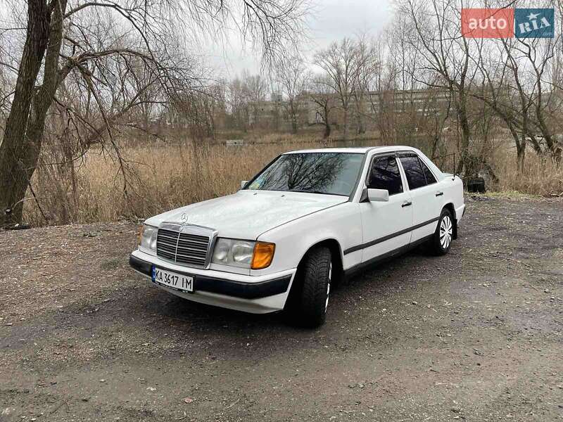 Mercedes-benz E-class (1987)