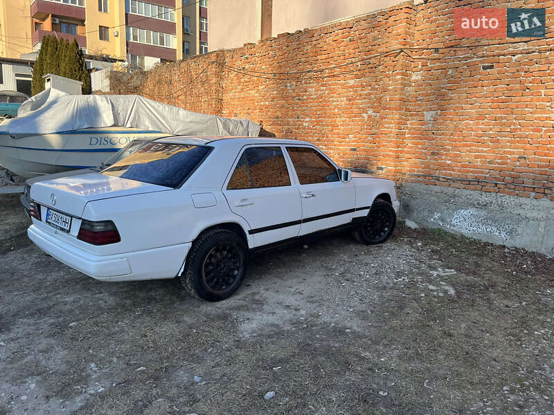 Mercedes-benz E-class (1987)