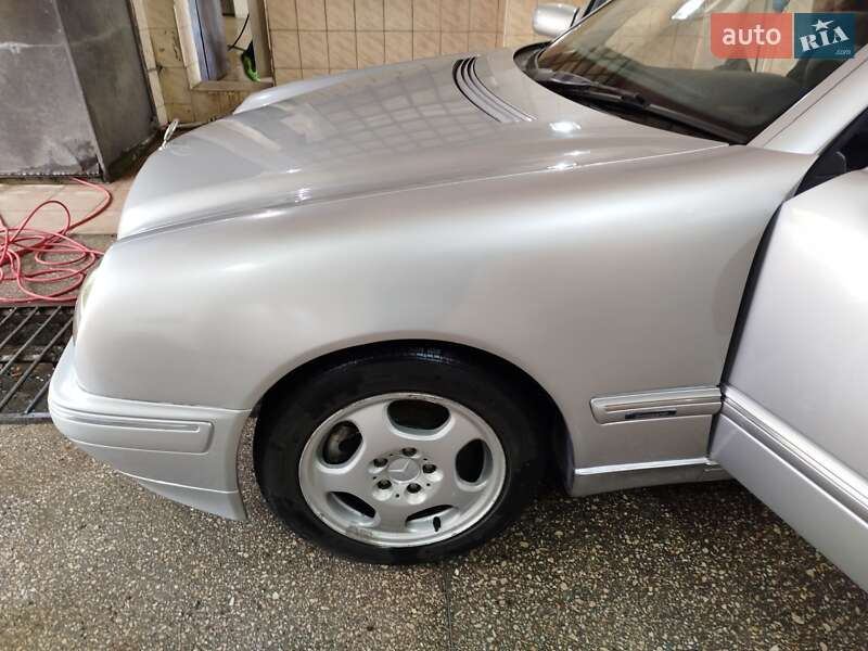 Mercedes-benz E-class (2000)