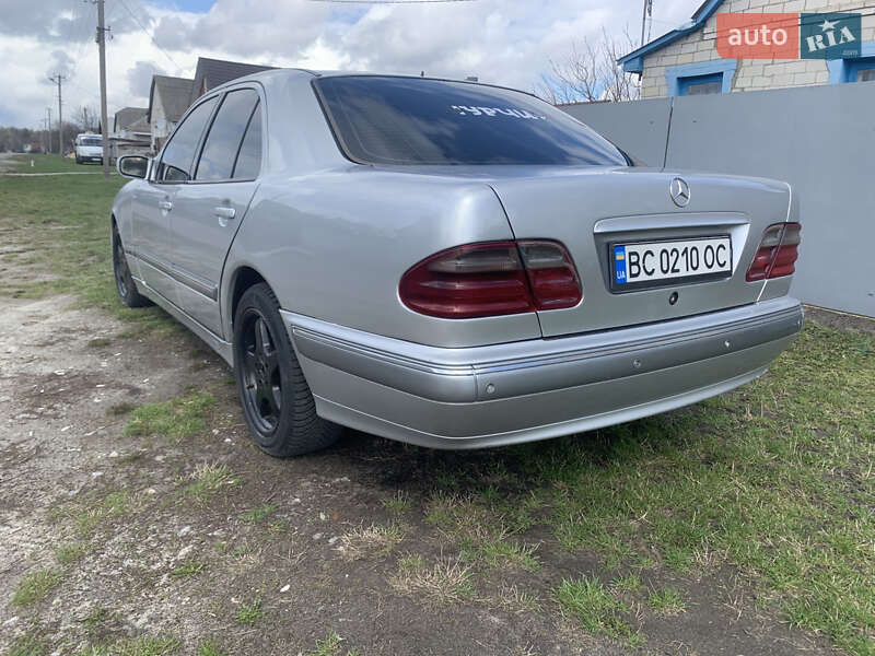 Mercedes-benz E-class (1999)