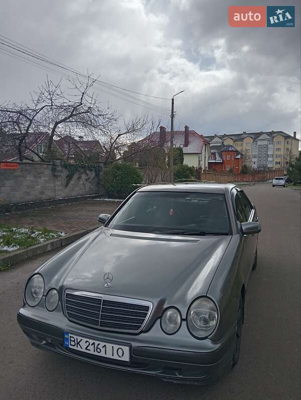 Mercedes-benz E-class (2000)