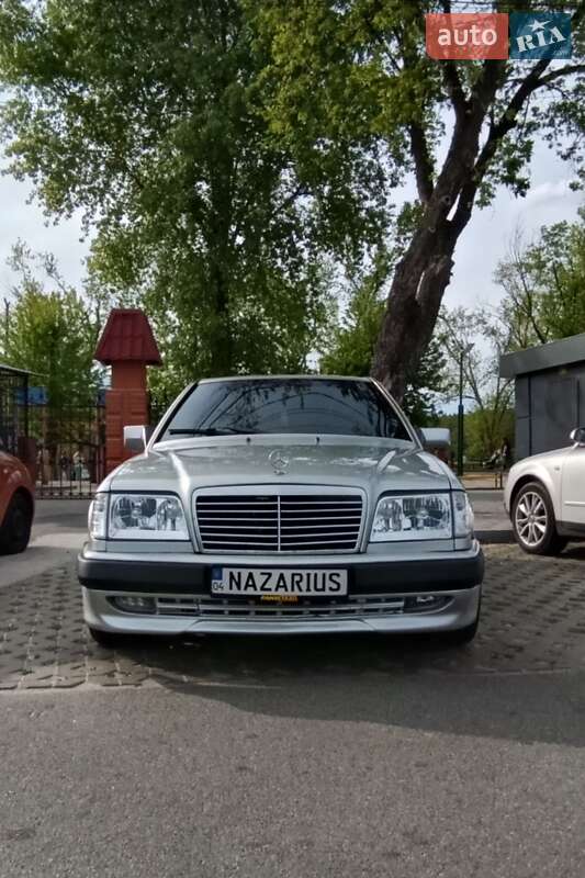 Mercedes-benz E-class (1993)