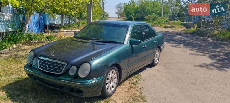Mercedes-benz E-class (1996)