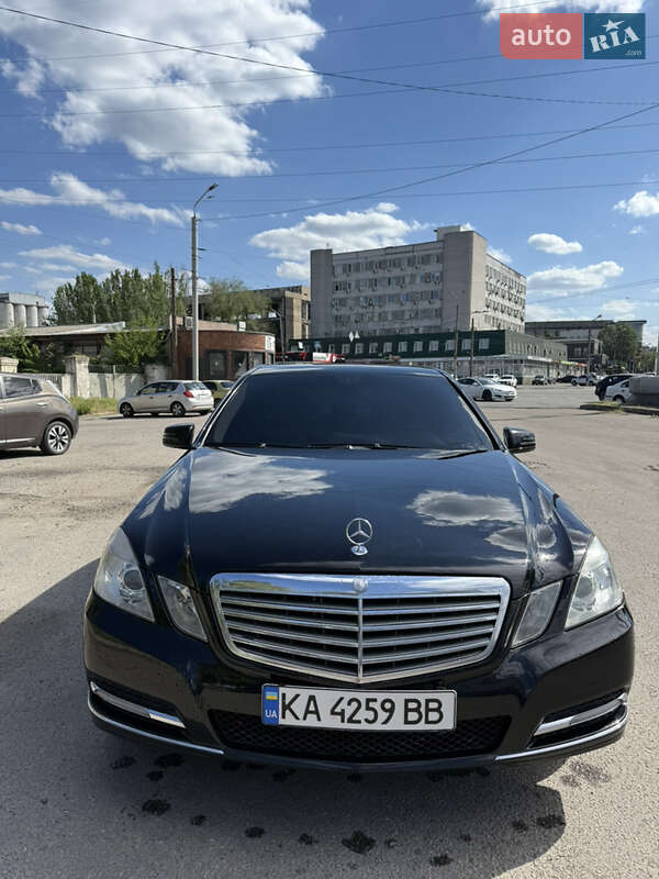 Mercedes-benz E-class (2011)