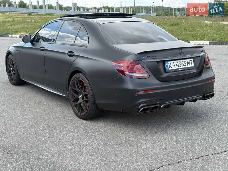 Mercedes-benz E-class (2017)