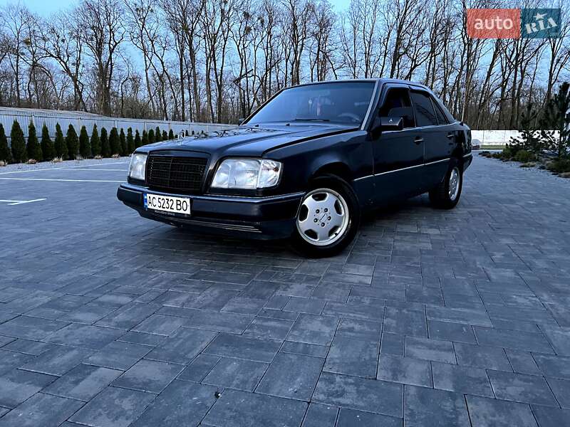 Mercedes-benz E-class (1993)
