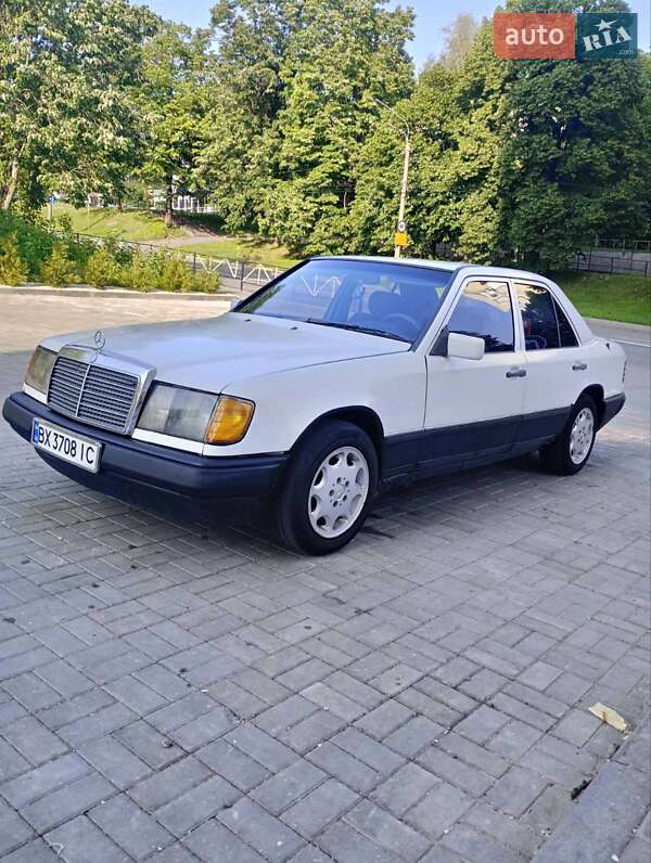 Mercedes-benz E-class (1988)