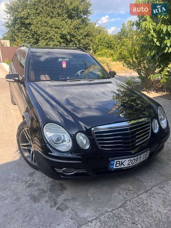 Mercedes-benz E-class (2008)
