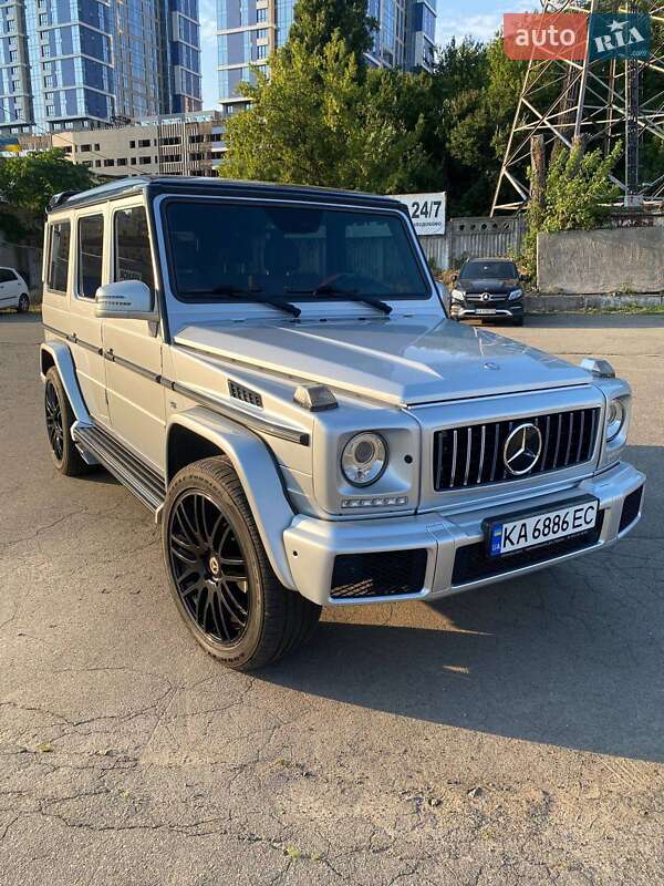 Mercedes-benz G-class (2010)
