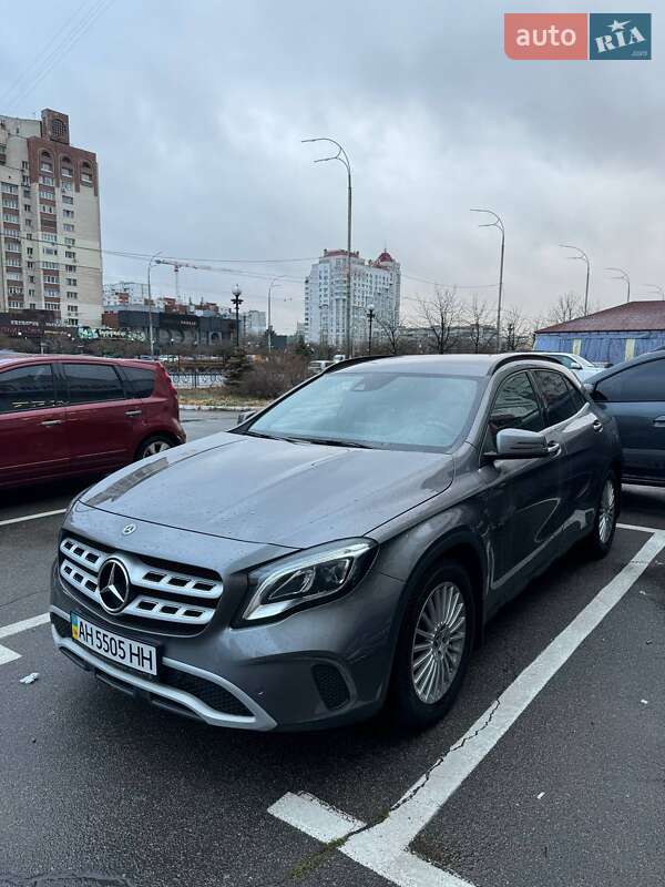 Mercedes-benz Gla-class (2018)