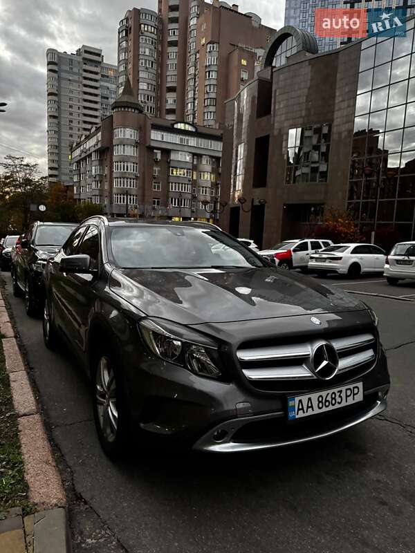 Mercedes-benz Gla-class (2015)