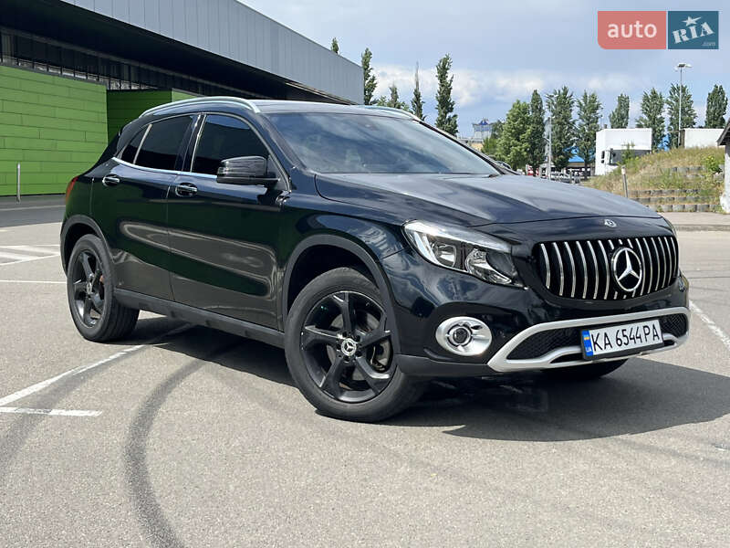 Mercedes-benz Gla-class (2017)