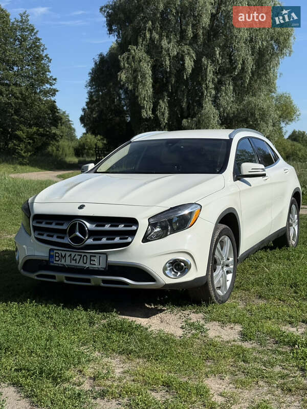 Mercedes-benz Gla-class (2017)