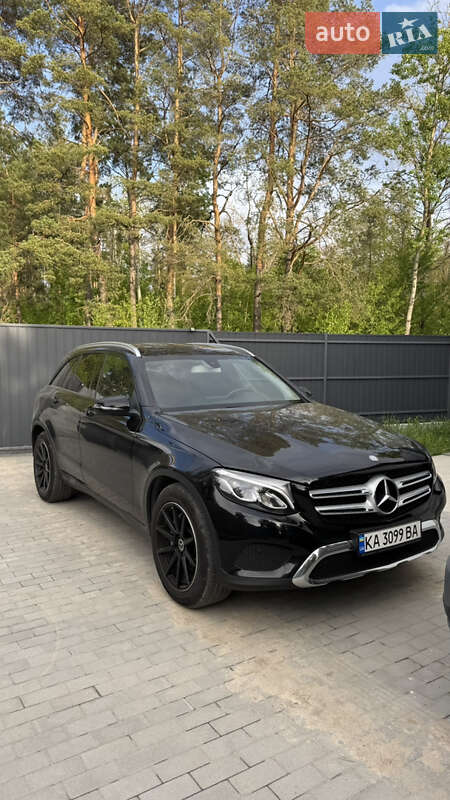Mercedes-benz Glc-class (2015)