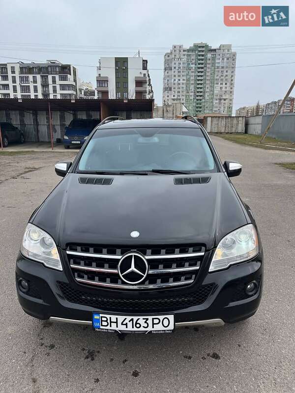 Mercedes-benz M-class (2010)