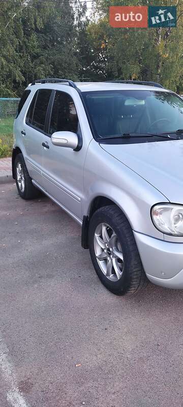 Mercedes-benz M-class (2004)