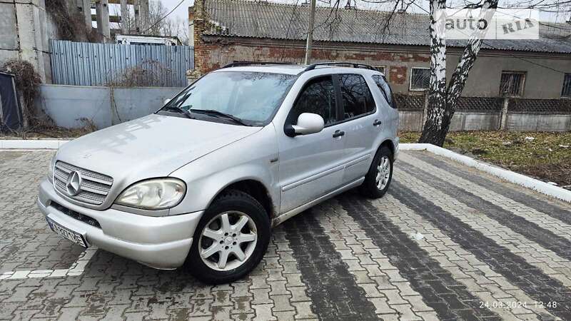 Mercedes-benz M-class (2001)