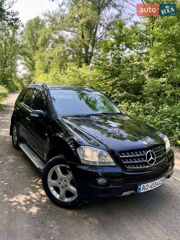 Mercedes-benz M-class (2005)