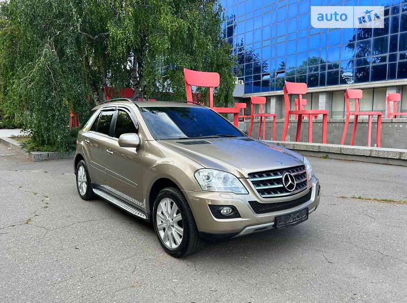 Mercedes-benz Ml 500 (2010)