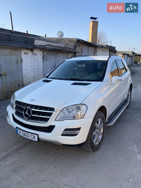 Mercedes-benz M-class (2011)