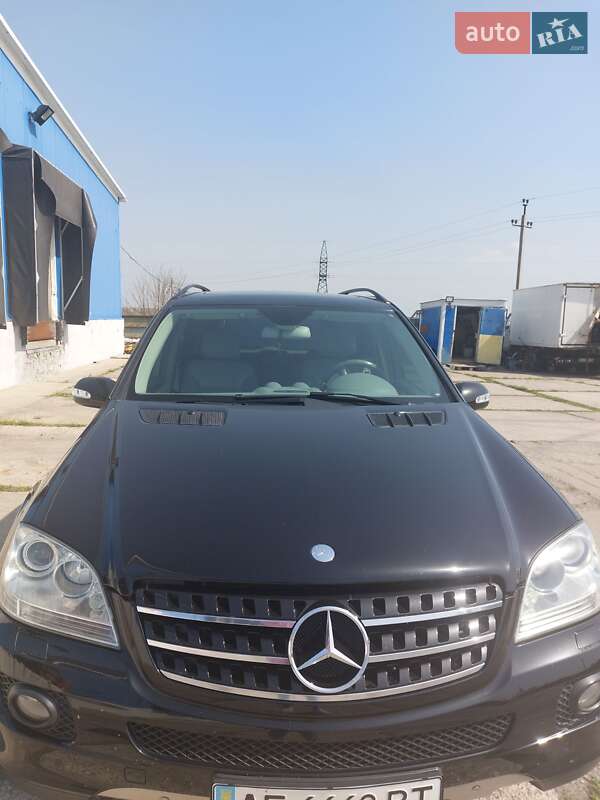 Mercedes-benz M-class (2006)