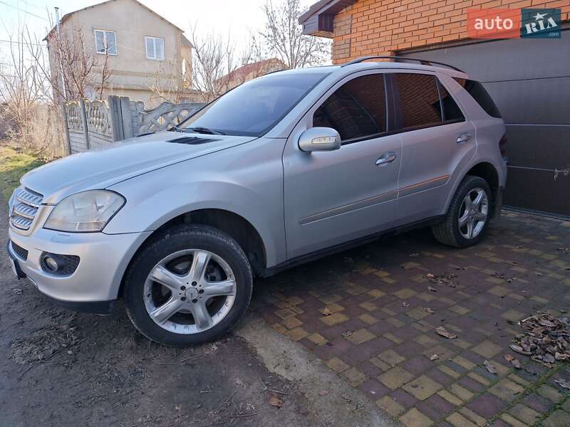 Mercedes-benz M-class (2007)