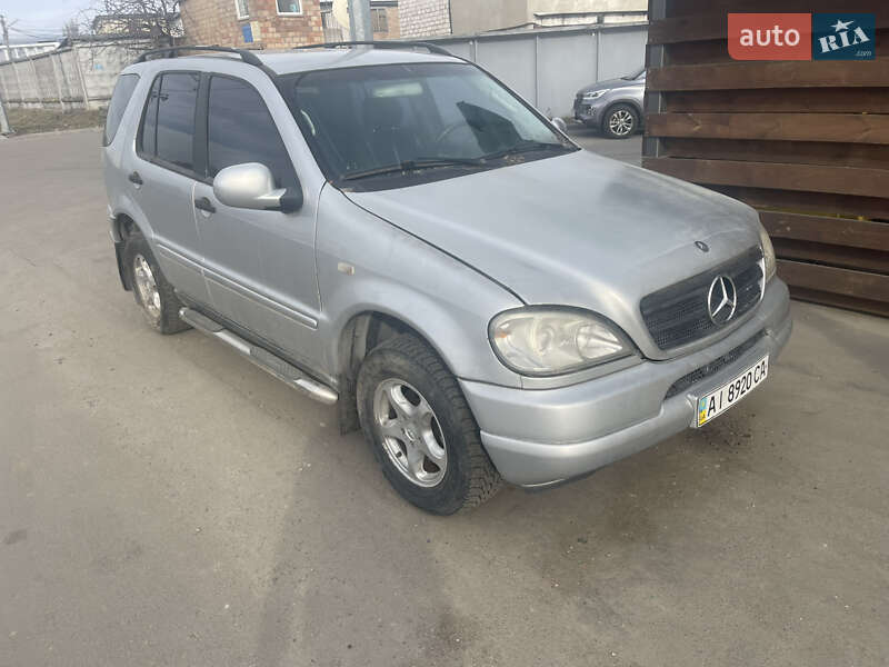Mercedes-benz M-class (2000)