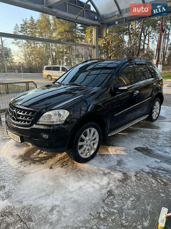 Mercedes-benz M-class (2005)