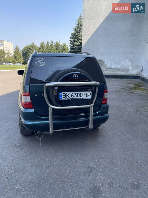 Mercedes-benz M-class (1997)