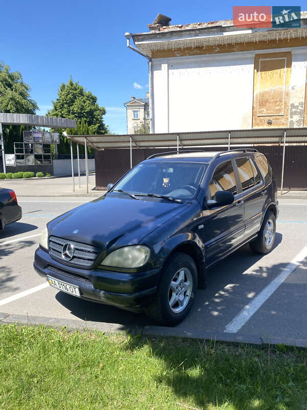 Mercedes-benz M-class (2000)