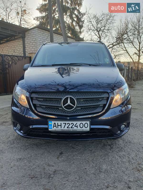 Mercedes-benz Metris (2015)