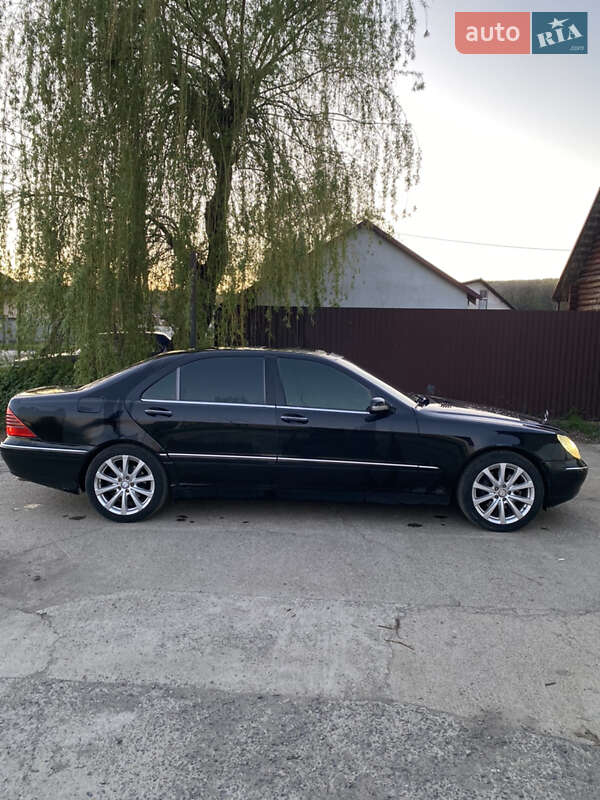 Mercedes-benz S-class (2000)